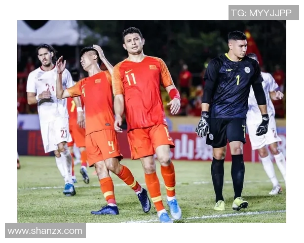 深圳飞盘队边路渗透战术解析与实战应用探讨